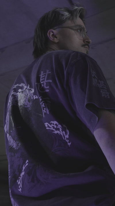 Toji Zen'in Snow Washed Oversized Tee - on-model video